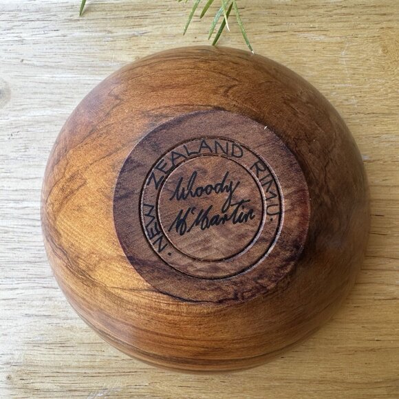 Vintage‎ New Zealand Rimu Wood Tea Light Candle Holder Signed 4.75" Diameter - Picture 6 of 10